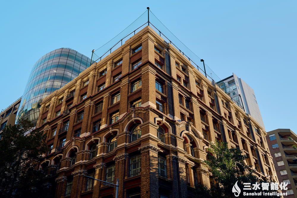 建筑里的照明管家:智能照明系統(tǒng)貼心照亮每個(gè)區(qū)域(圖1) brown concrete building during daytime (2).jpg